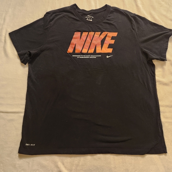 The Nike Tee Men's Black Dri-Fit  T-Shirt Size XXL - Picture 8 of 9